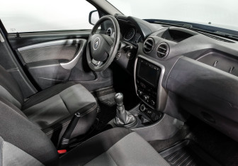 Подержанный автомобиль Renault Duster 2014 года (13 фото)
