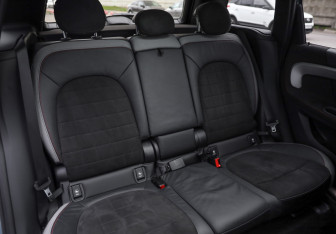 Подержанный автомобиль MINI Countryman 2021 года (32 фото)