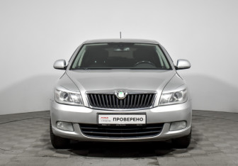 Подержанный автомобиль Skoda Octavia Liftback 2012 года (2 фото)