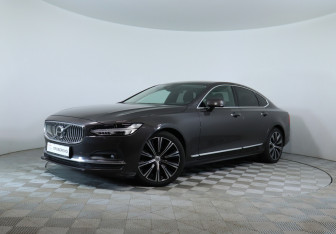 Подержанный автомобиль Volvo S90 2021 года (13 фото)