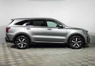 Подержанный автомобиль Kia Sorento 2020 года (4 фото)