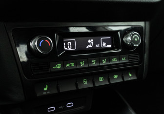 Подержанный автомобиль Skoda Rapid Liftback 2021 года (15 фото)