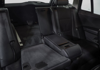 Подержанный автомобиль BMW X3 2010 года (23 фото)