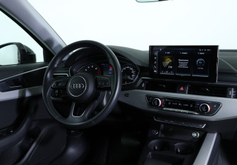 Подержанный автомобиль Audi A4 Sedan 2021 года (11 фото)