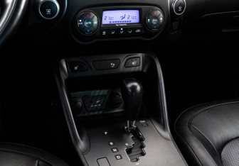 Подержанный автомобиль Hyundai ix35 2015 года (12 фото)