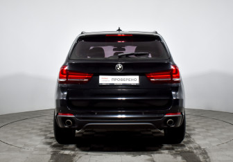 Подержанный автомобиль BMW X5 2015 года (6 фото)