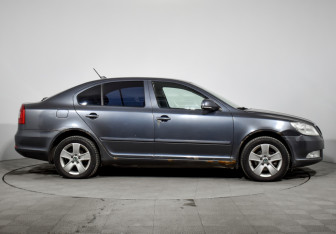 Подержанный автомобиль Skoda Octavia Liftback 2013 года (4 фото)