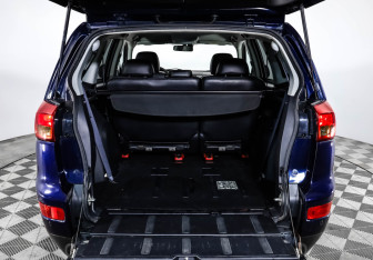 Подержанный автомобиль Peugeot 4007 2010 года (18 фото)