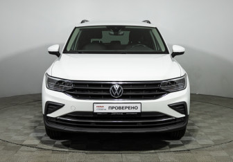 Подержанный автомобиль Volkswagen Tiguan 2022 года (2 фото)