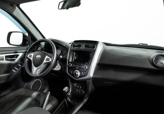 Подержанный автомобиль Lifan X60 2017 года (9 фото)