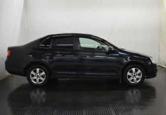 Подержанный автомобиль Volkswagen Jetta Sedan 2007 года (4 фото)