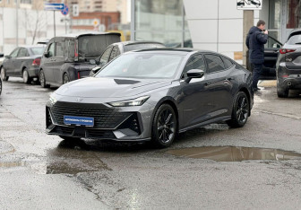 Подержанный автомобиль Changan UNI-V 2023 года (1 фото)