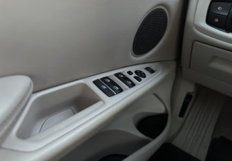 Подержанный автомобиль BMW X5 2013 года (15 фото)
