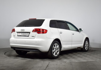 Подержанный автомобиль Audi A3 Hatchback 2011 года (5 фото)