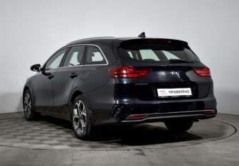 Подержанный автомобиль Kia Ceed Wagon 2019 года (7 фото)