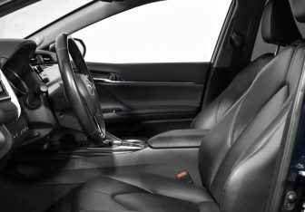 Подержанный автомобиль Toyota Camry Sedan 2020 года (11 фото)