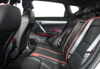 Подержанный автомобиль Geely Coolray 2023 года (12 фото)