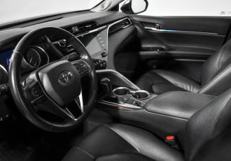 Подержанный автомобиль Toyota Camry Sedan 2020 года (9 фото)