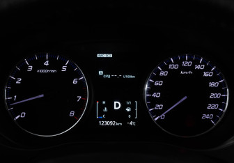 Подержанный автомобиль Mitsubishi Outlander 2012 года (20 фото)