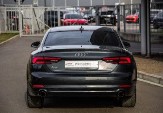 Подержанный автомобиль Audi A5 Coupe 2019 года (6 фото)