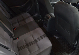 Подержанный автомобиль Volkswagen Jetta Sedan 2016 года (13 фото)