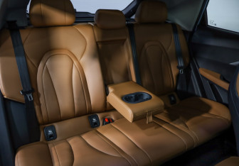 Подержанный автомобиль Omoda C5 2023 года (28 фото)