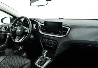 Подержанный автомобиль Kia Ceed Wagon 2021 года (9 фото)