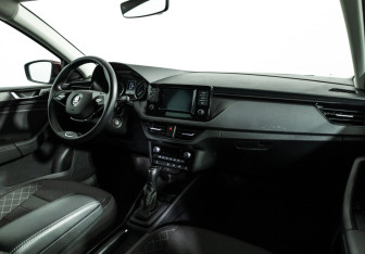 Подержанный автомобиль Skoda Rapid Liftback 2021 года (9 фото)