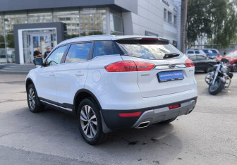 Подержанный автомобиль Geely Atlas 2020 года (6 фото)