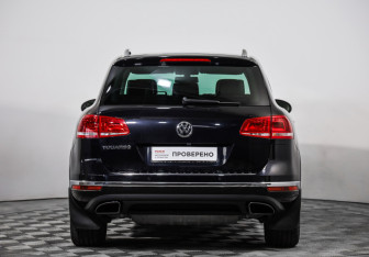 Подержанный автомобиль Volkswagen Touareg 2015 года (6 фото)