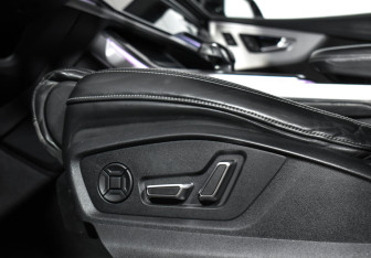Подержанный автомобиль Audi Q8 2019 года (11 фото)