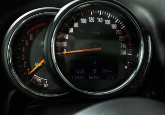 Подержанный автомобиль MINI Countryman 2019 года (12 фото)