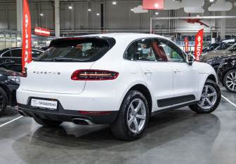 Подержанный автомобиль Porsche Macan 2018 года (7 фото)