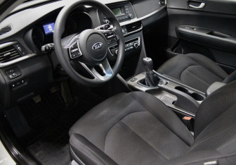Подержанный автомобиль Kia Optima Sedan 2019 года (10 фото)