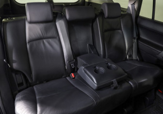 Подержанный автомобиль Toyota Land Cruiser Prado 2014 года (24 фото)