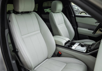 Подержанный автомобиль Land Rover Range Rover Velar 2017 года (30 фото)
