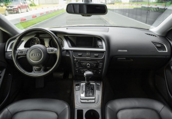 Подержанный автомобиль Audi A5 Coupe 2015 года (12 фото)
