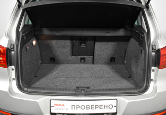 Подержанный автомобиль Volkswagen Tiguan 2013 года (19 фото)