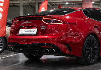 Подержанный автомобиль Kia Stinger 2018 года (8 фото)
