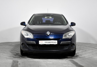 Подержанный автомобиль Renault Megane Hatchback 2010 года (2 фото)