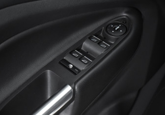 Подержанный автомобиль Ford Kuga 2013 года (15 фото)