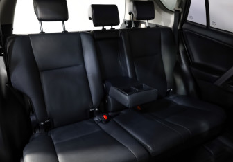 Подержанный автомобиль Toyota RAV4 2017 года (29 фото)