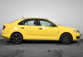 Подержанный автомобиль Skoda Rapid Liftback 2017 года (4 фото)