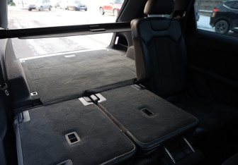 Подержанный автомобиль Audi Q7 2019 года (31 фото)