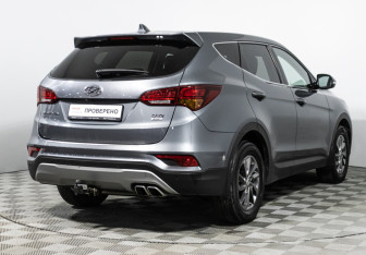 Подержанный автомобиль Hyundai Santa Fe 2017 года (14 фото)