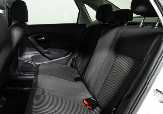 Подержанный автомобиль Volkswagen Polo Sedan 2013 года (10 фото)