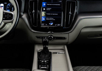 Подержанный автомобиль Volvo XC60 2021 года (14 фото)