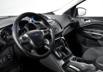 Подержанный автомобиль Ford Kuga 2013 года (9 фото)