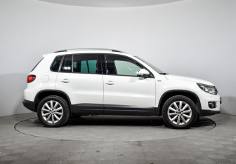 Подержанный автомобиль Volkswagen Tiguan 2016 года (4 фото)