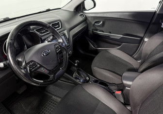 Подержанный автомобиль Kia Rio Sedan 2016 года (9 фото)